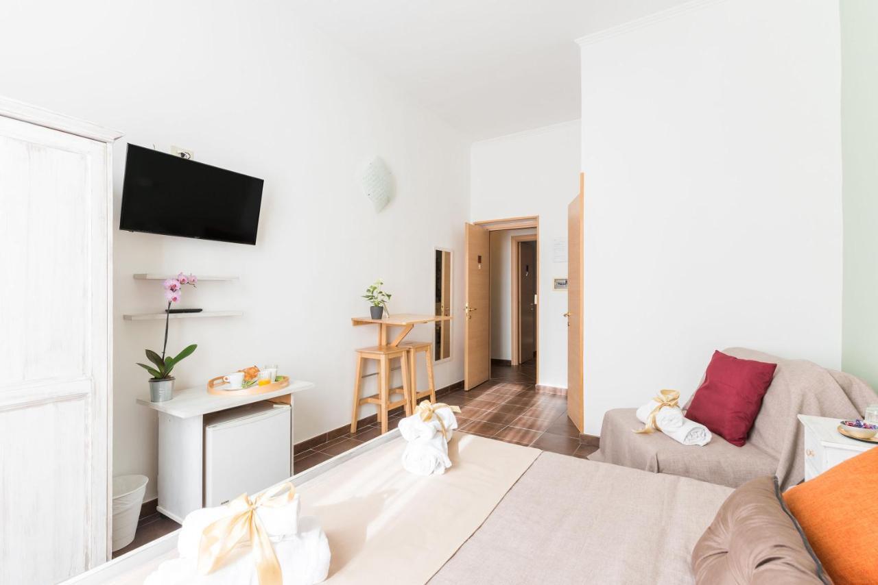 Domus Victoria Guest House Рим Экстерьер фото