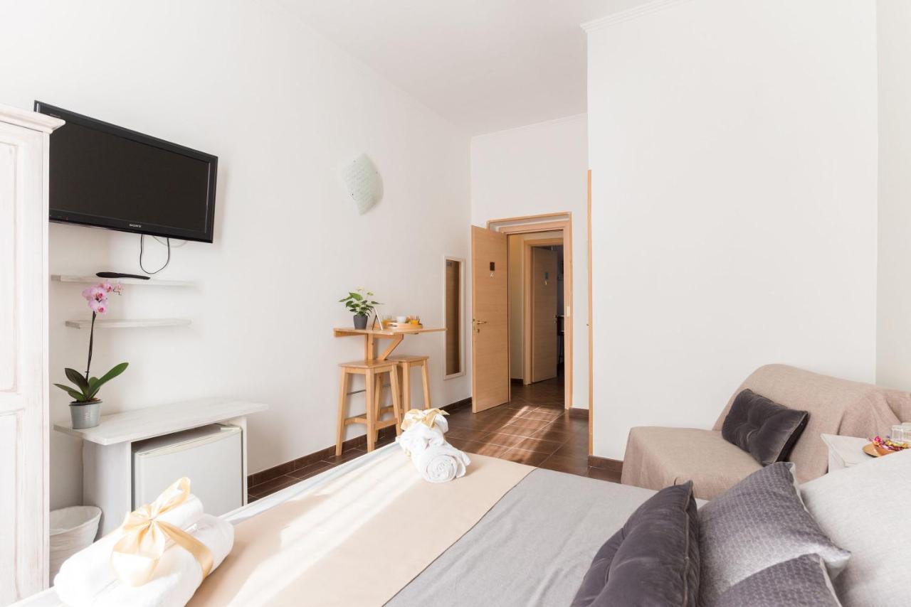 Domus Victoria Guest House Рим Экстерьер фото